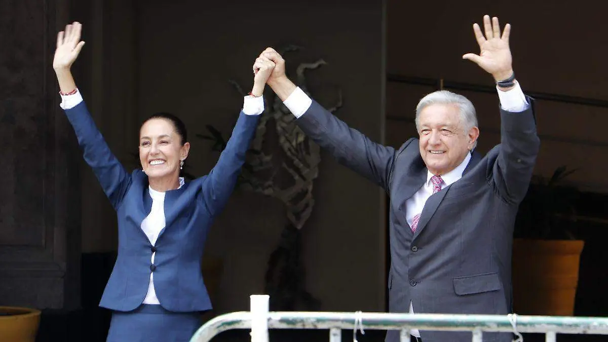 Claudia Sheinbaum-AMLO-Palacio Nacional